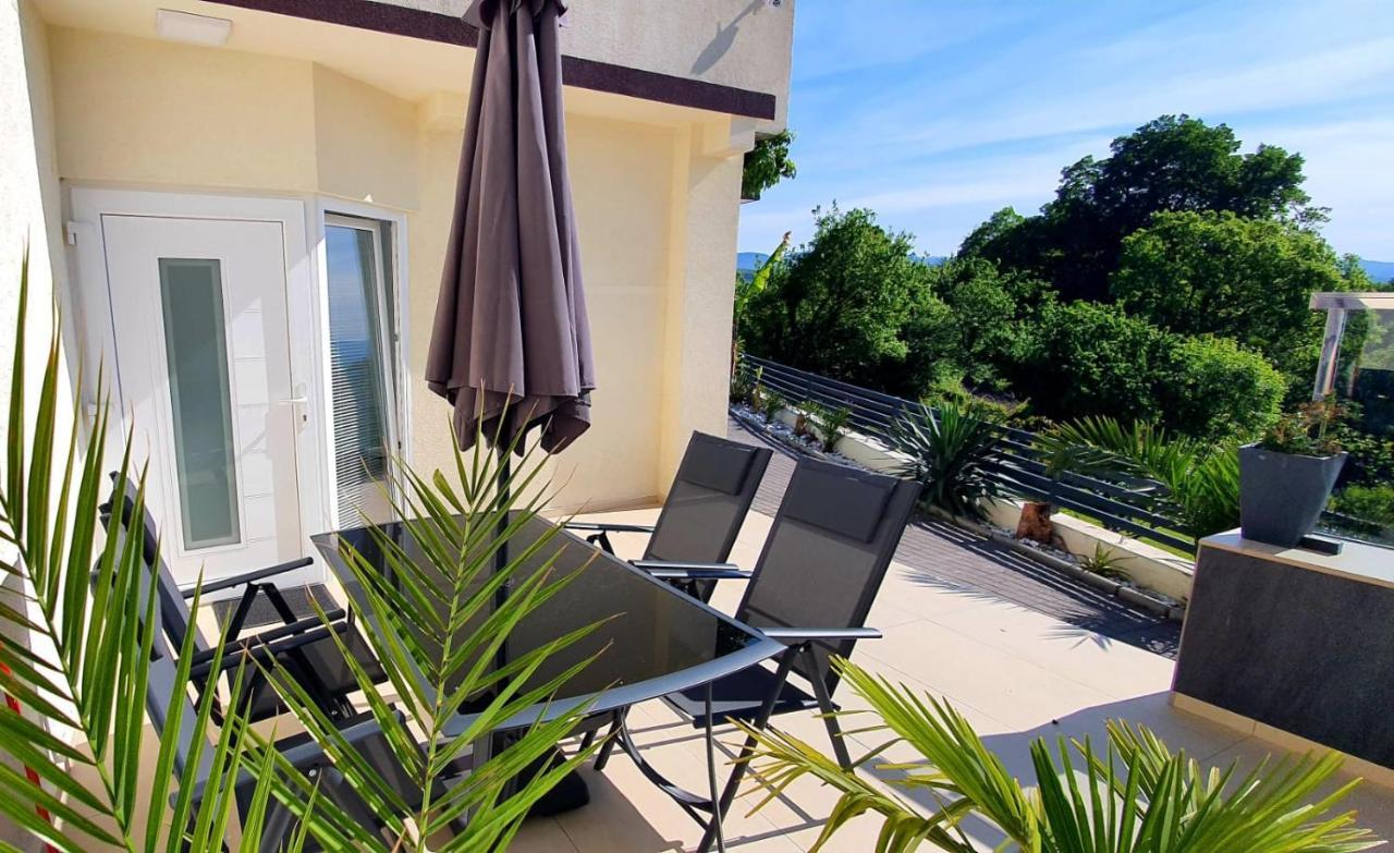 Penthouse Jacuzzi & Pool Apartmants Οπατία Εξωτερικό φωτογραφία
