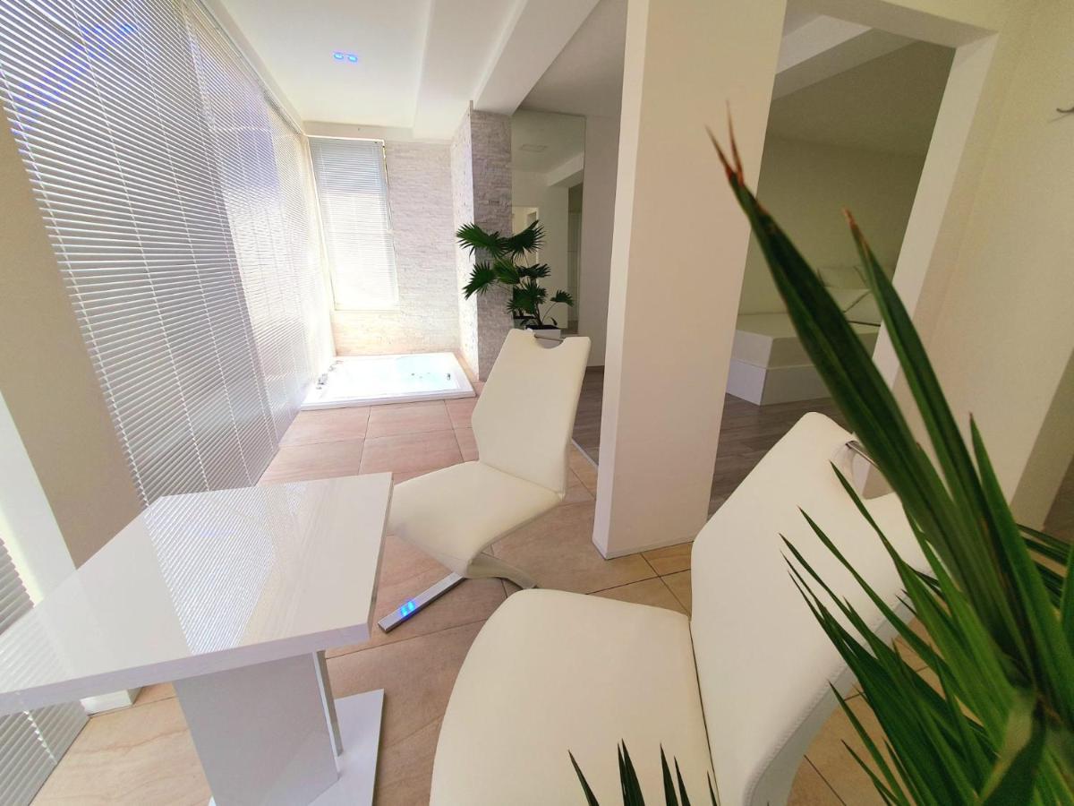 Penthouse Jacuzzi & Pool Apartmants Οπατία Εξωτερικό φωτογραφία