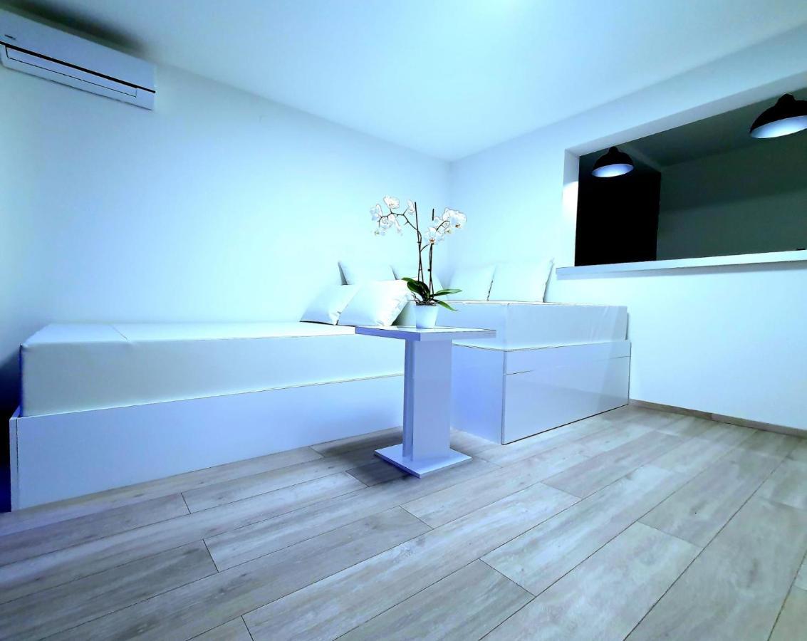 Penthouse Jacuzzi & Pool Apartmants Οπατία Εξωτερικό φωτογραφία