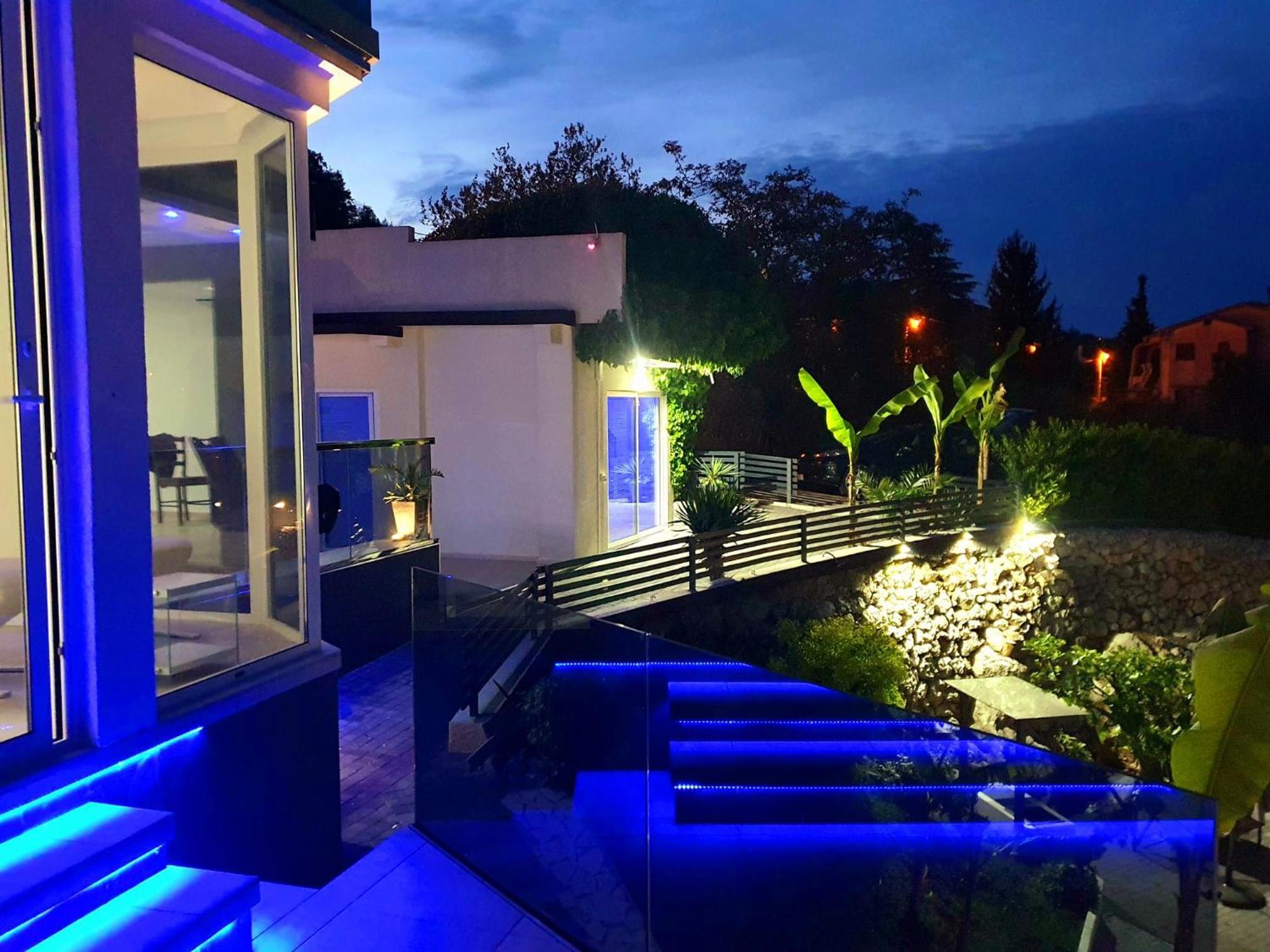 Penthouse Jacuzzi & Pool Apartmants Οπατία Εξωτερικό φωτογραφία