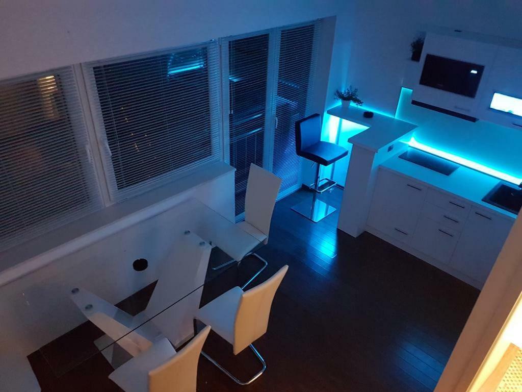 Penthouse Jacuzzi & Pool Apartmants Οπατία Εξωτερικό φωτογραφία